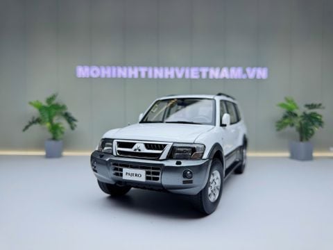  XE MÔ HÌNH MITSUBISHI PAJERO V73 WHITE,TỶ LỆ 1/18 YC MODEL 