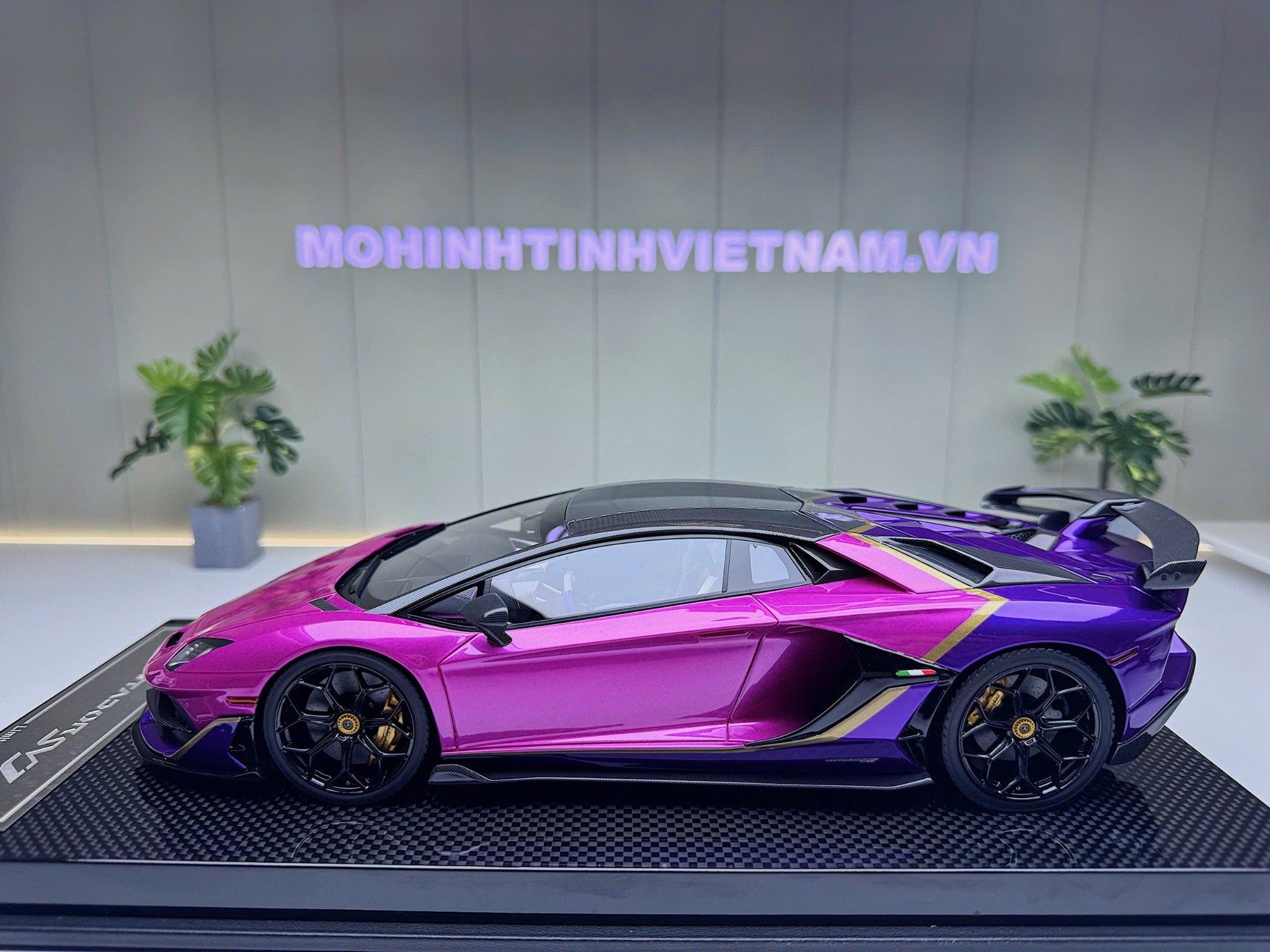 XE MÔ HÌNH LAMBORGHINI AVENTADOR SVJ VIOLA FINEO/VIOLA HESTIA,TỶ LỆ 1/18 DINO MODEL