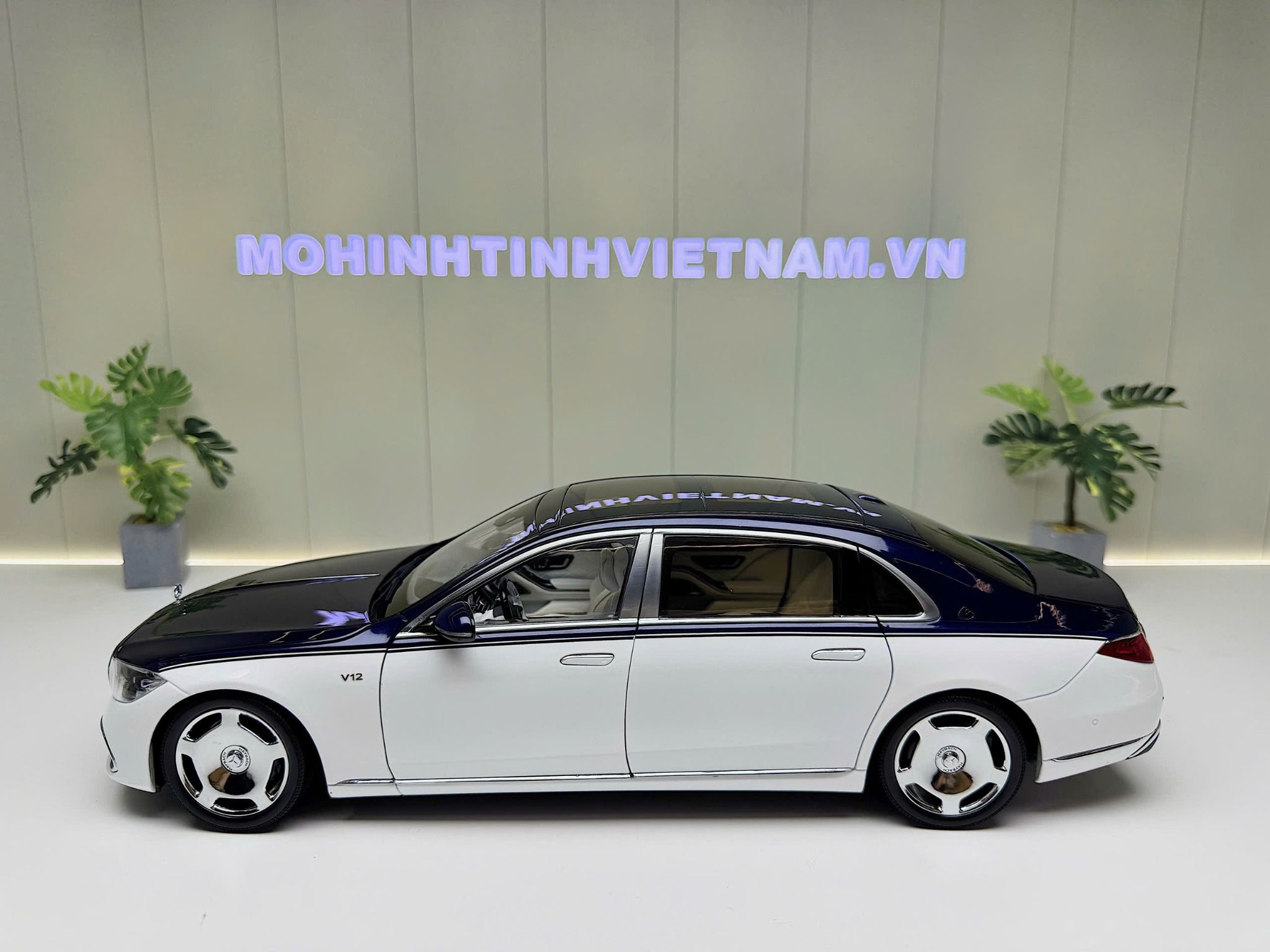 XE MÔ HÌNH MERCEDES BENZ S680 NAUTICAL BLUE/DIAMOND WHITE,TỶ LỆ 1/18 ALMOST REAL