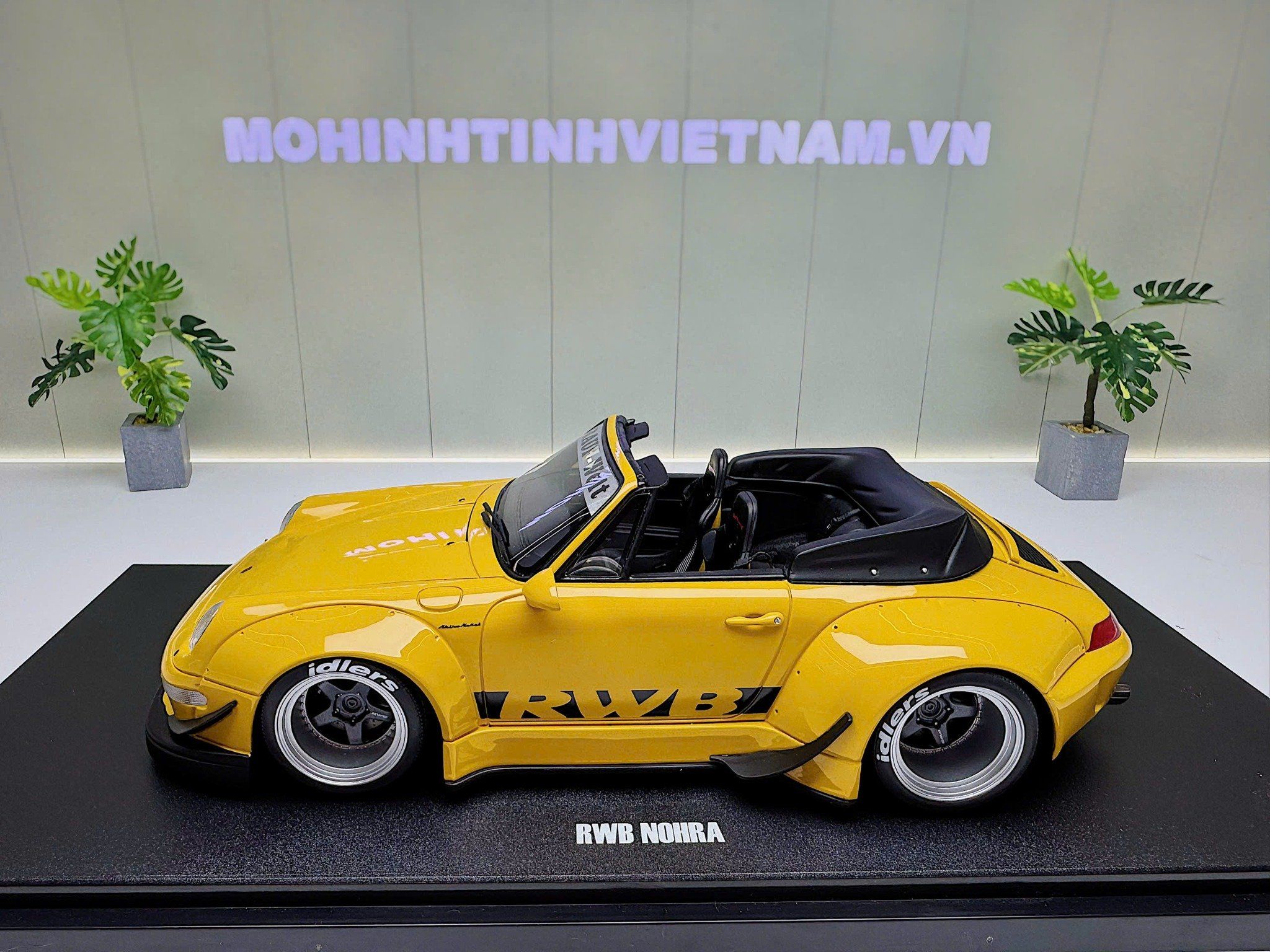 XE MÔ HÌNH PORSCHE 911(993) RWB NOHRA YELLOW,TỶ LỆ 1/18 GTSPIRIT
