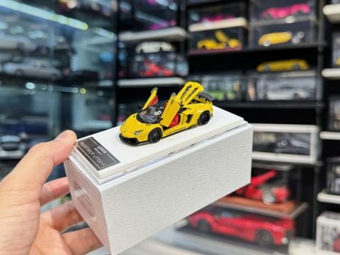  XE MÔ HÌNH LAMBORGHINI AVENTADOR ROADSTER LIBERTY WALK YELLOW,TỶ LỆ 1/64 