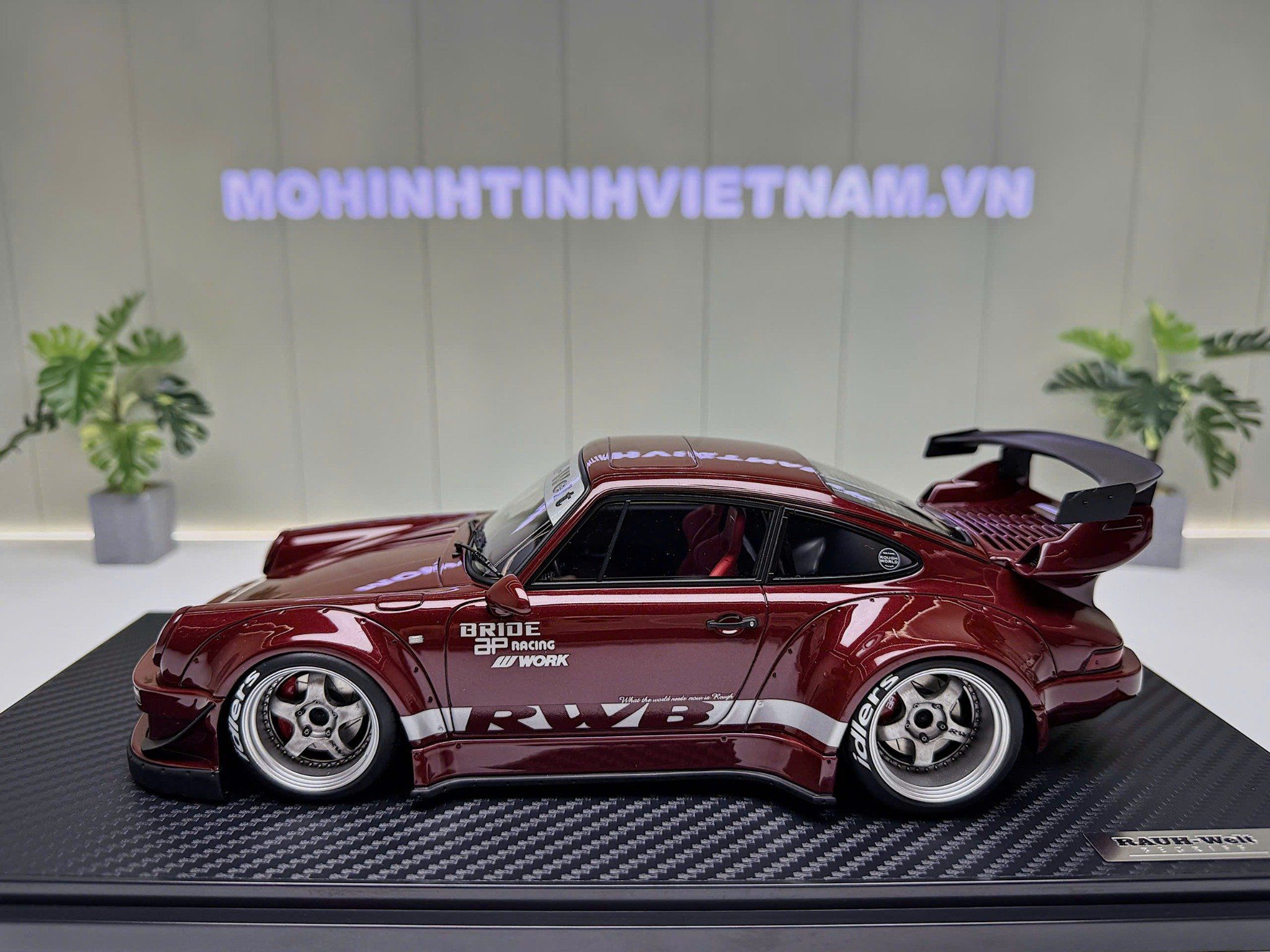 XE MÔ HÌNH PORSCHE 930 DARK RED,TỶ LỆ 1/18 IGNITION