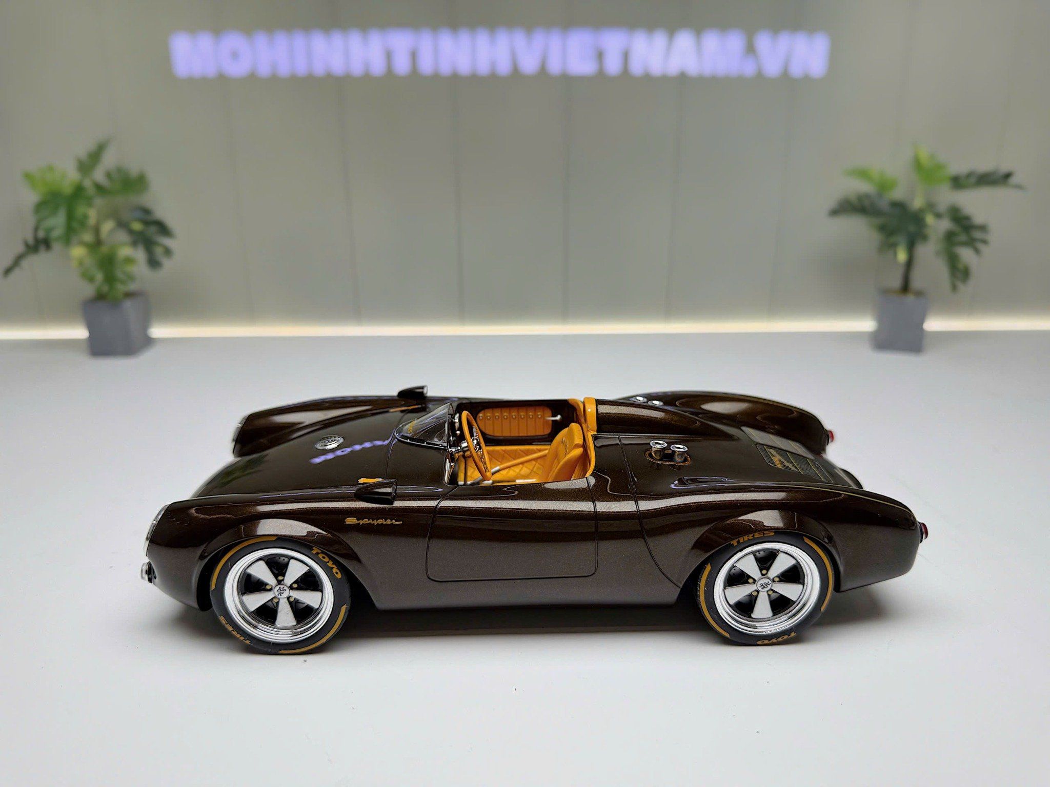XE MÔ HÌNH PORSCHE S-KLUB 550 SPYDER DARK RED,TỶ LỆ 1/18 GTSPIRIT