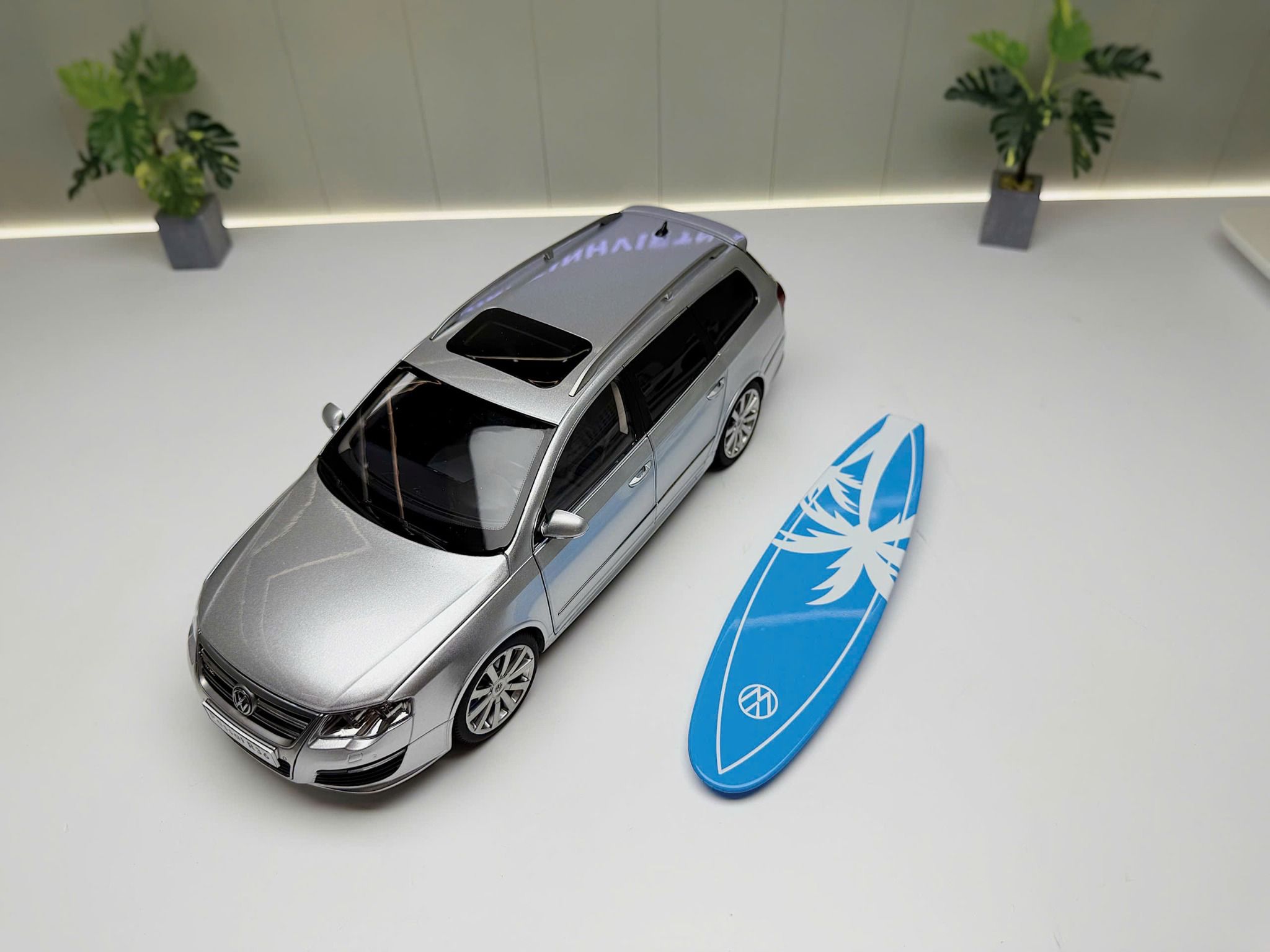 XE MÔ HÌNH VOLKSWAGEN PASSAT R36 SILVER,TỶ LỆ 1/18 NZG MODEL – Mô Hình ...