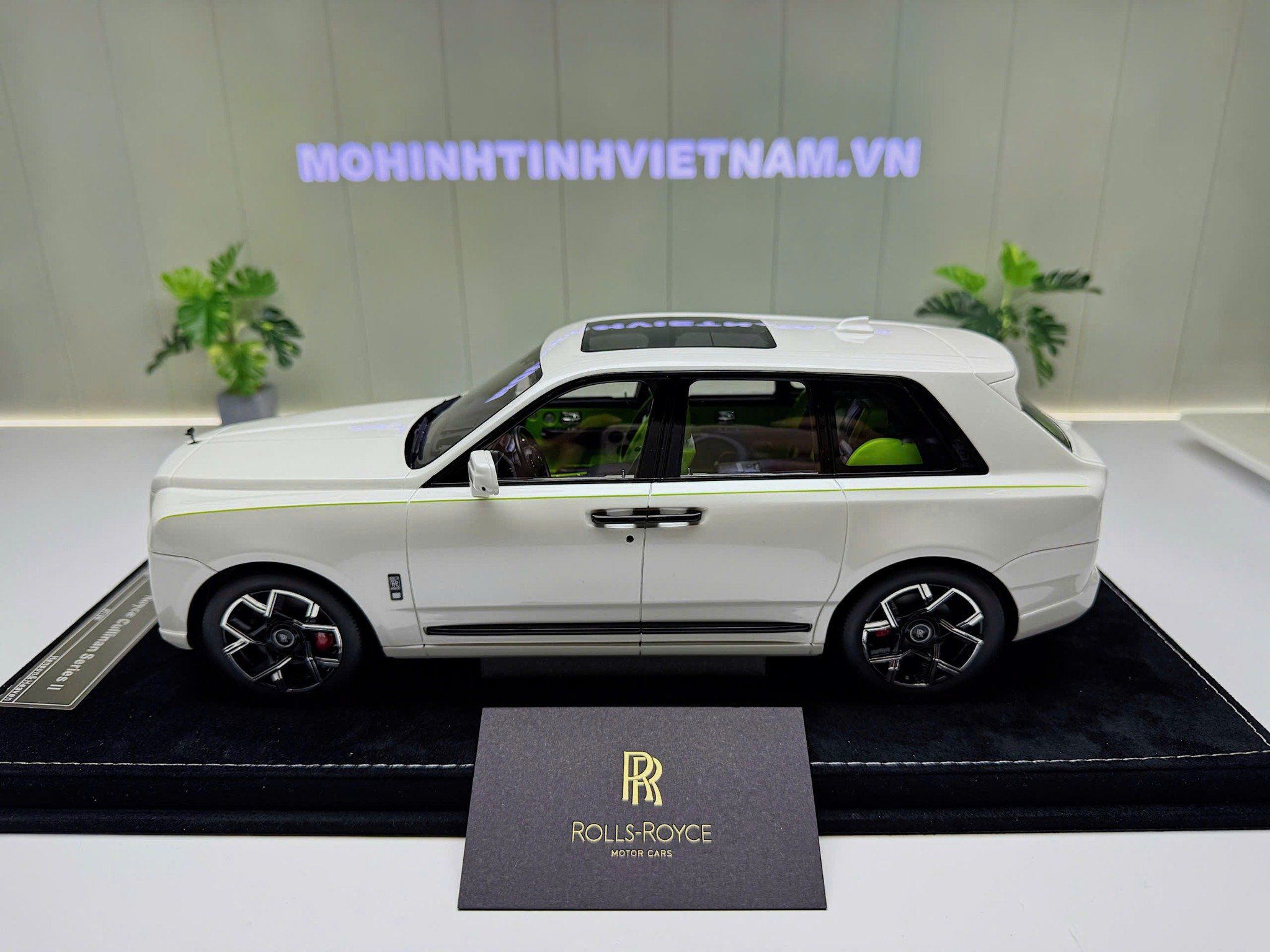 XE MÔN HÌNH ROLLS ROYCE CULLINAN SERIE II PEAR WHITE,TỶ LỆ 1/18 HENSON HEAVEN
