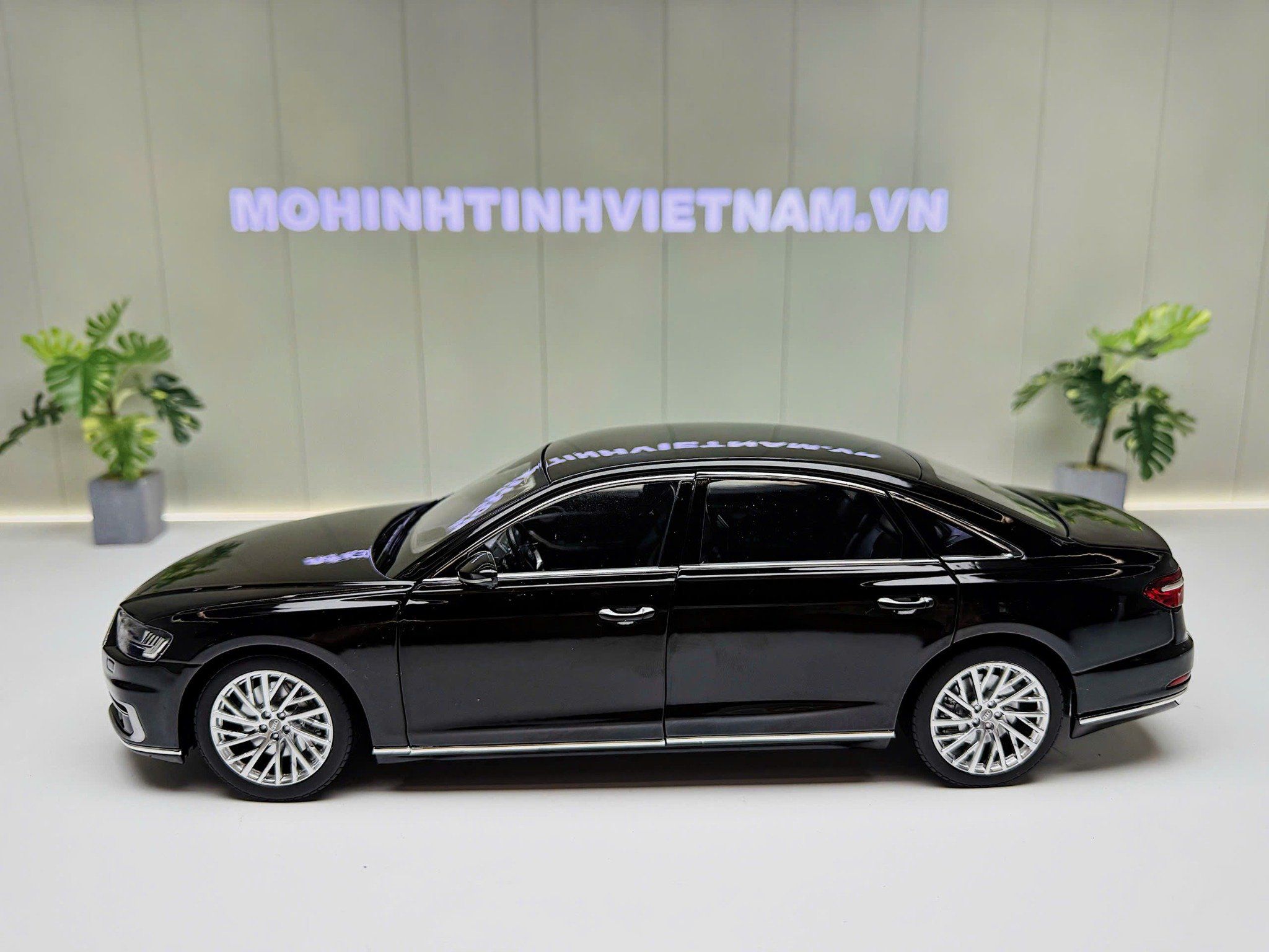 XE MÔ HÌNH AUDI A8L DIAMOND BLACK,TỶ LỆ 1/18 NOREV