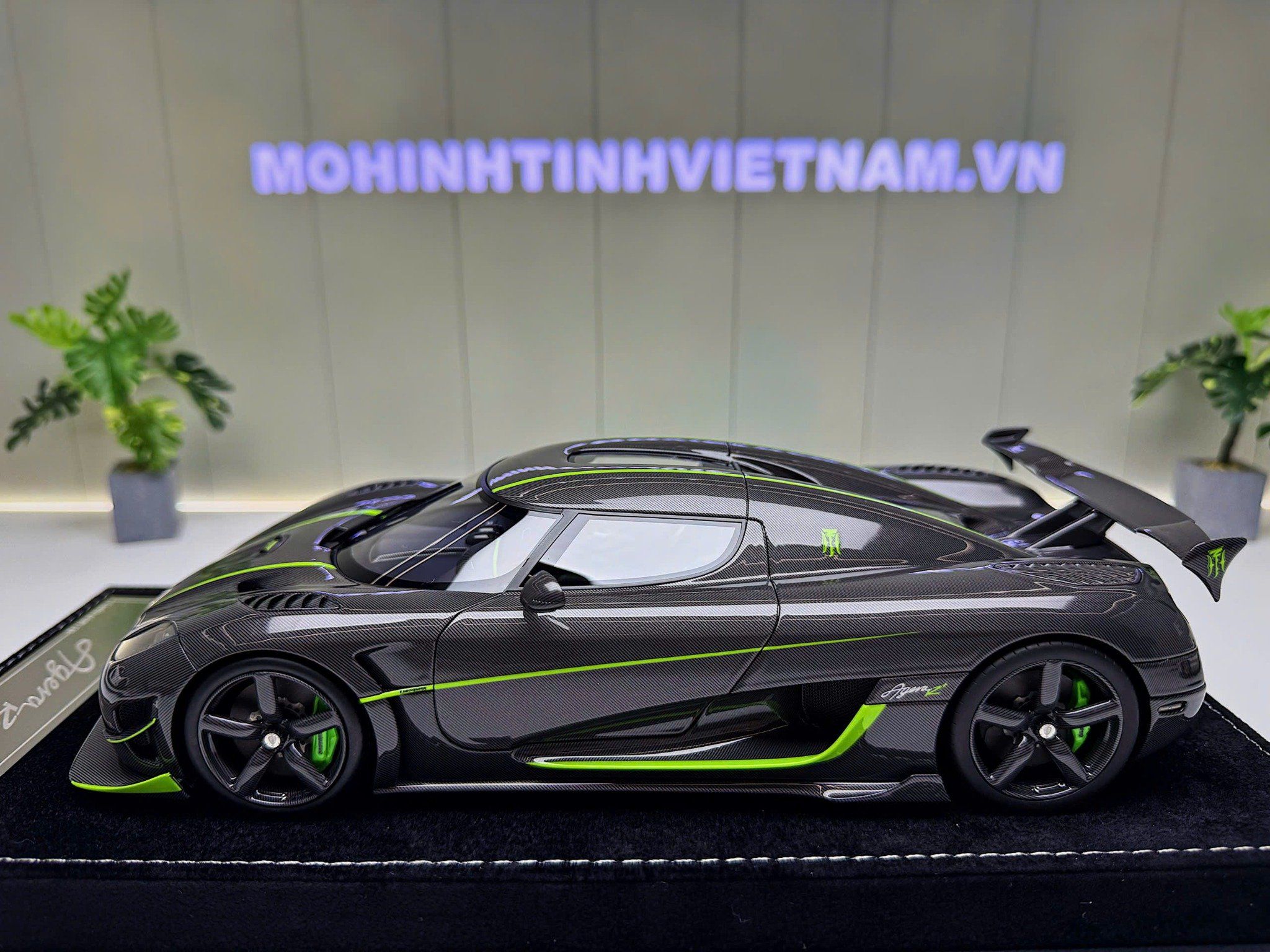 XE MÔ HÌNH KOENIGSEGG AGERA RS+ CARBON FIBER,TỶ LỆ 1/18 HENSON HEAVEN