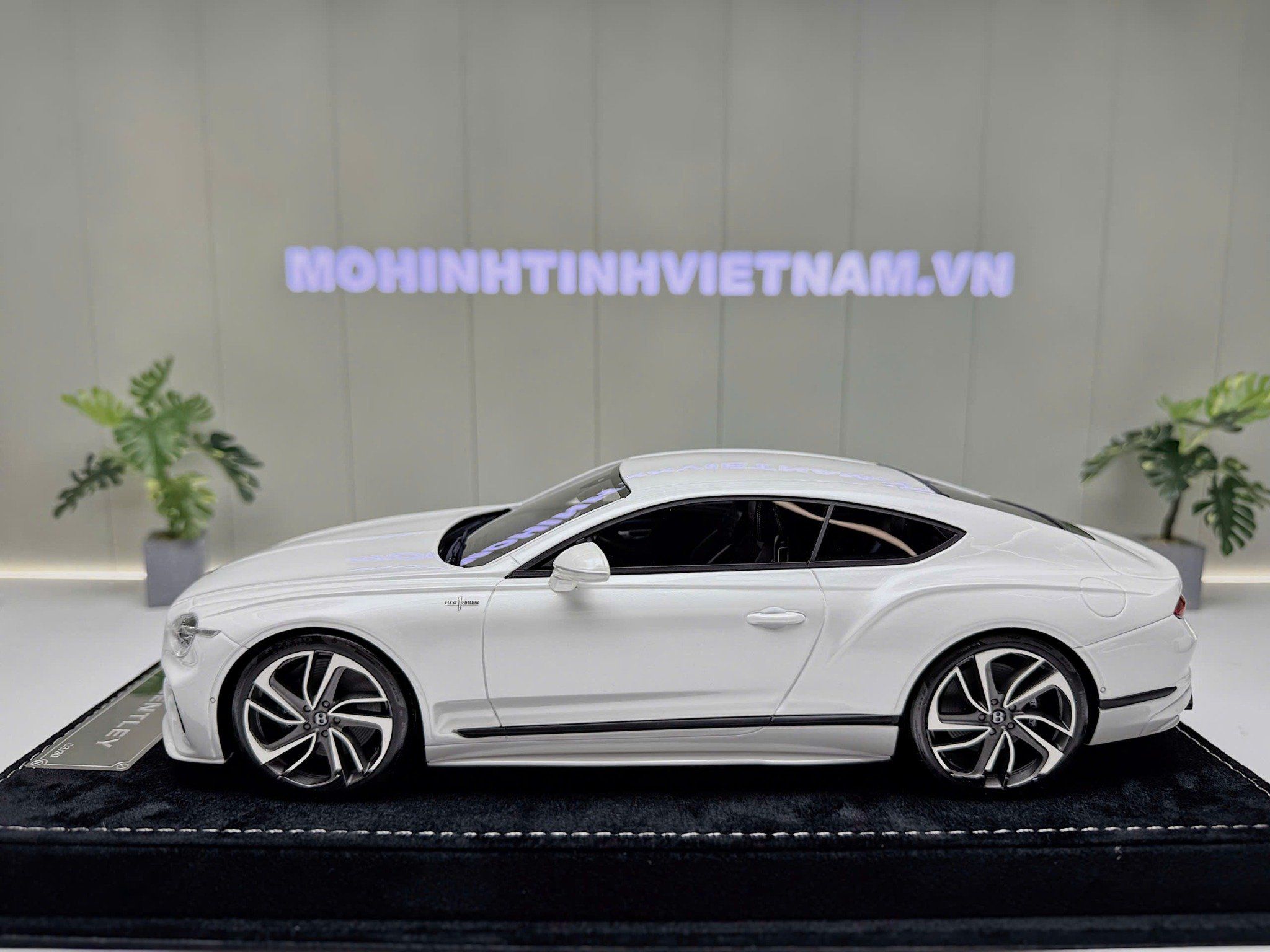 XE MÔ HÌNH BENTLEY CONTINENTAL GTS PEAR WHITE,TỶ LỆ 1/18 HENSON HEAVEN