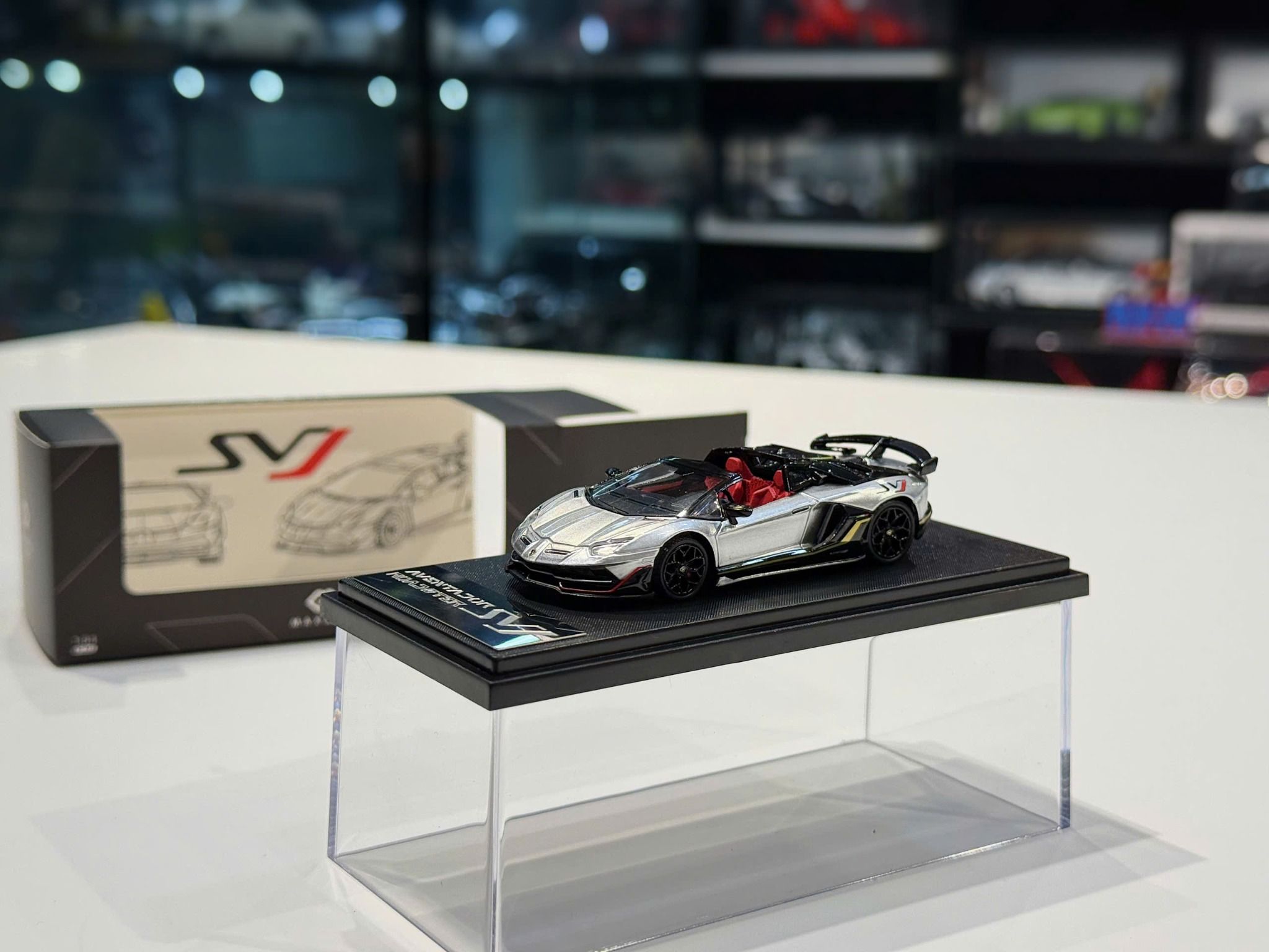 XE MÔ HÌNH LAMORGHINI AVENTADOR SVJ ROADSTER SILVER,TỶ LỆ 1/64 MAXWELL