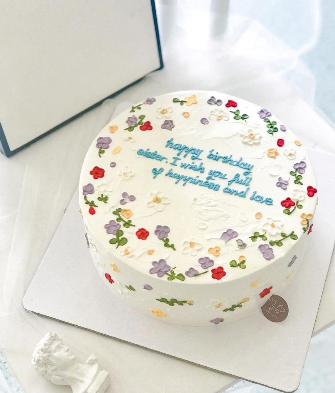 Vương miện tím – Hibicake