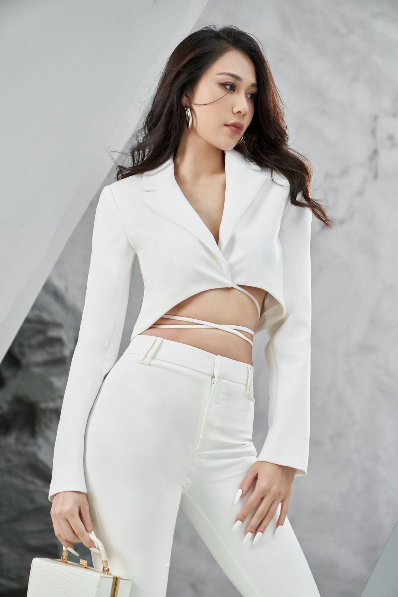 BỘ VEST NỮ  SUIT NỮ ĐEN PHỐI CỔ TRẮNG LINN