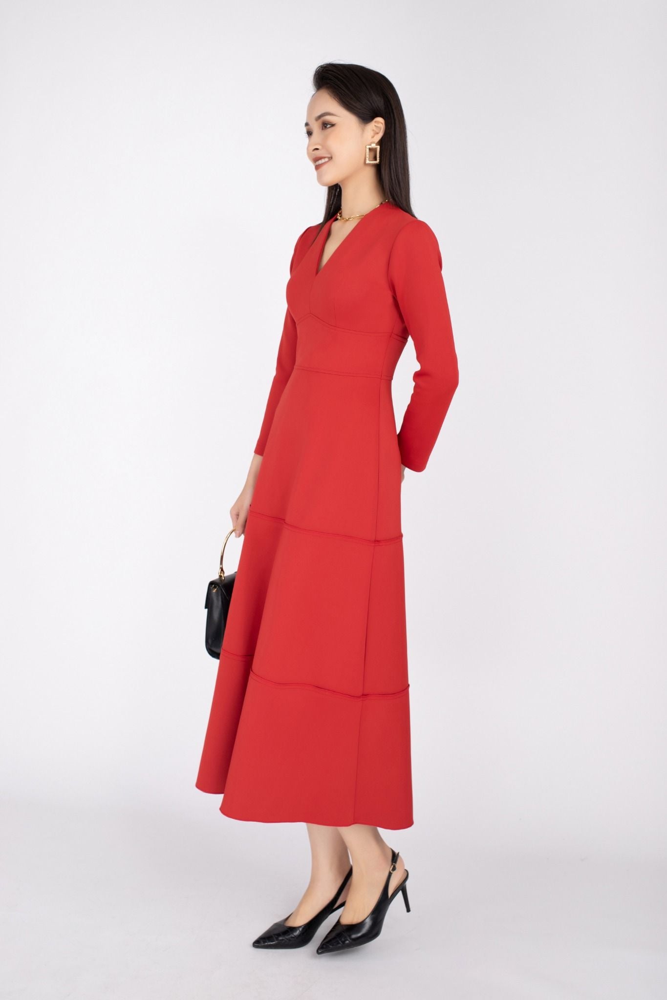  Đầm công sở chất liệu cotton cổ tim dáng midi dài tay FDC93257 