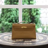  Kelly Pochette KP22 Swift Leather Chai GHW 
