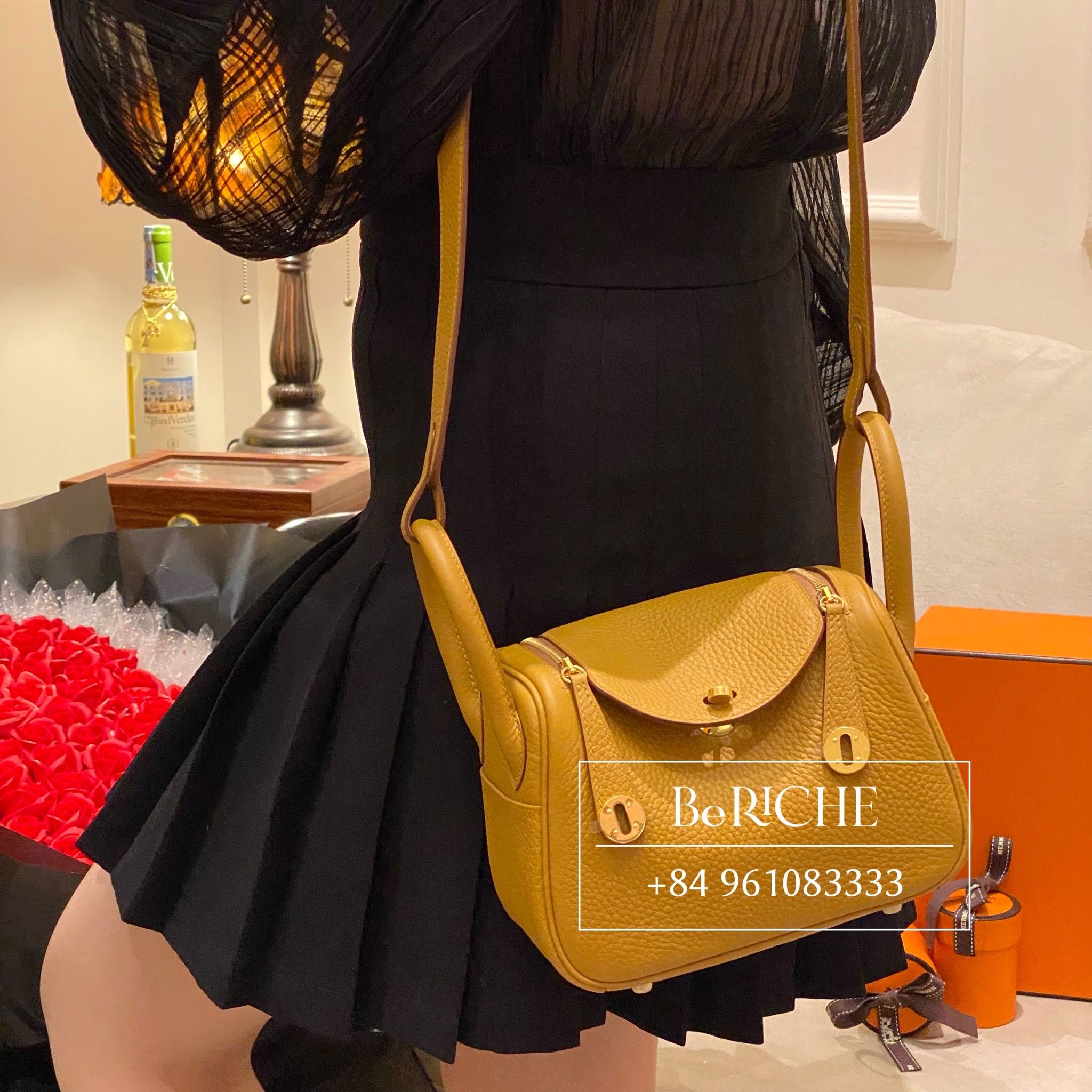 Hermès Mini Lindy Black Clemence With Gold Hardware