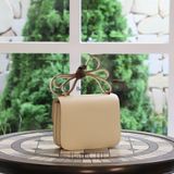 Constance 18 Epsom Craie RGHW (Mirror) 