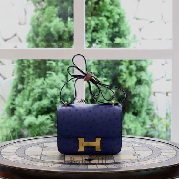  Constance 18 Ostrich Bleu Saphire GHW 