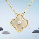  VCA Holiday pendant 