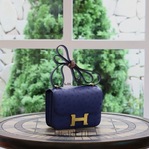  Constance 18 Ostrich Bleu Saphire GHW 