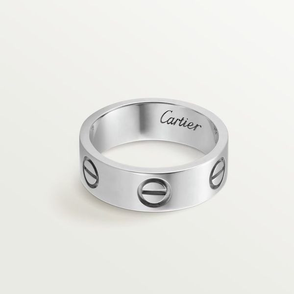  Cartier love ring 