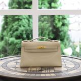  Kelly Pochette KP22 Swift Leather Craie GHW 