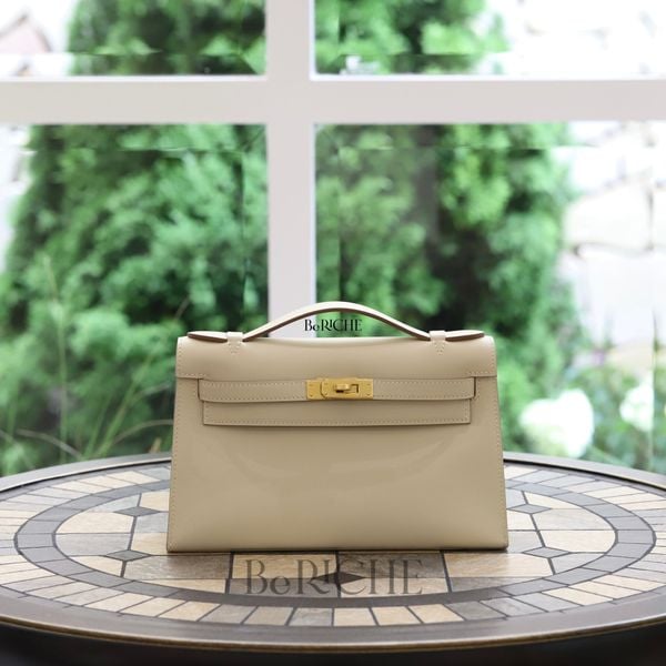  Kelly Pochette KP22 Swift Leather Craie GHW 