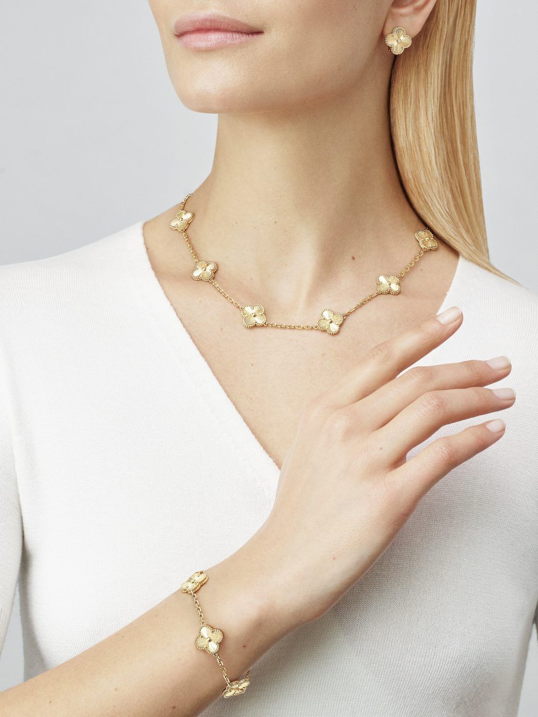 VCA Vinatge Alhambra necklace 10 motifs
