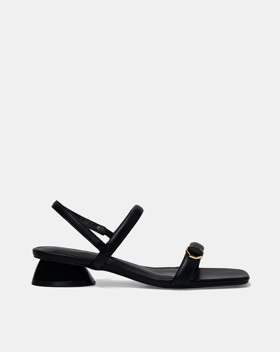 Giày Sandal Quai Phồng Đính Trang Trí - Image 1