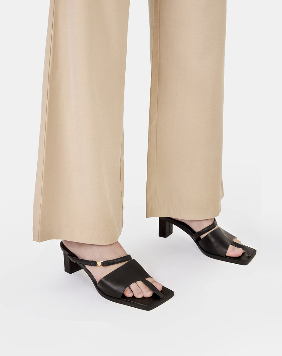 Giày sandal cut out trang trí khoá trái tim - Image 2