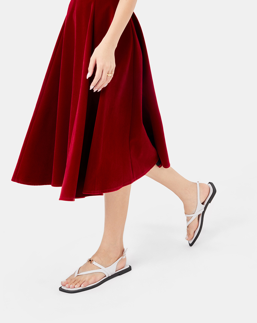 Giày Sandal Bệt Xỏ Ngón Trang Trí Khóa - Image 3