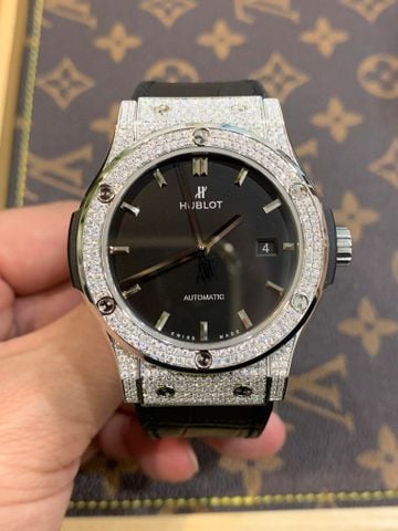  Đồng hồ Hublot Classic Fusion Black Lên Moissanite Hongkong 