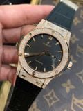  Đồng hồ Hublot Classic Fusion Gold Black Lên Moissanite Hongkong 