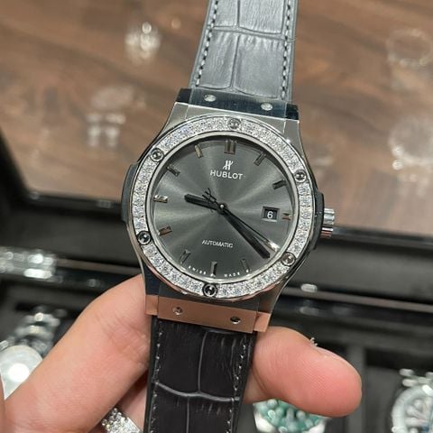  Đồng hồ Hublot Classic Fusion Titanium Lên Moissanite Hồng Kong - Replica 