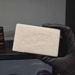 Xà phòng tẩy da chết và dưỡng ẩm cho nam Suavecito Body Soap mùi Whiskey Bar - 170g