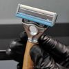 Bộ 4 lưỡi dao cạo râu cho da nhạy cảm Bulldog Sensitive Steel Blades