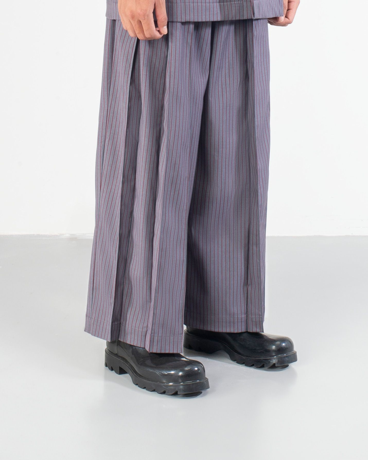 PLEATED SKIRT PANTS