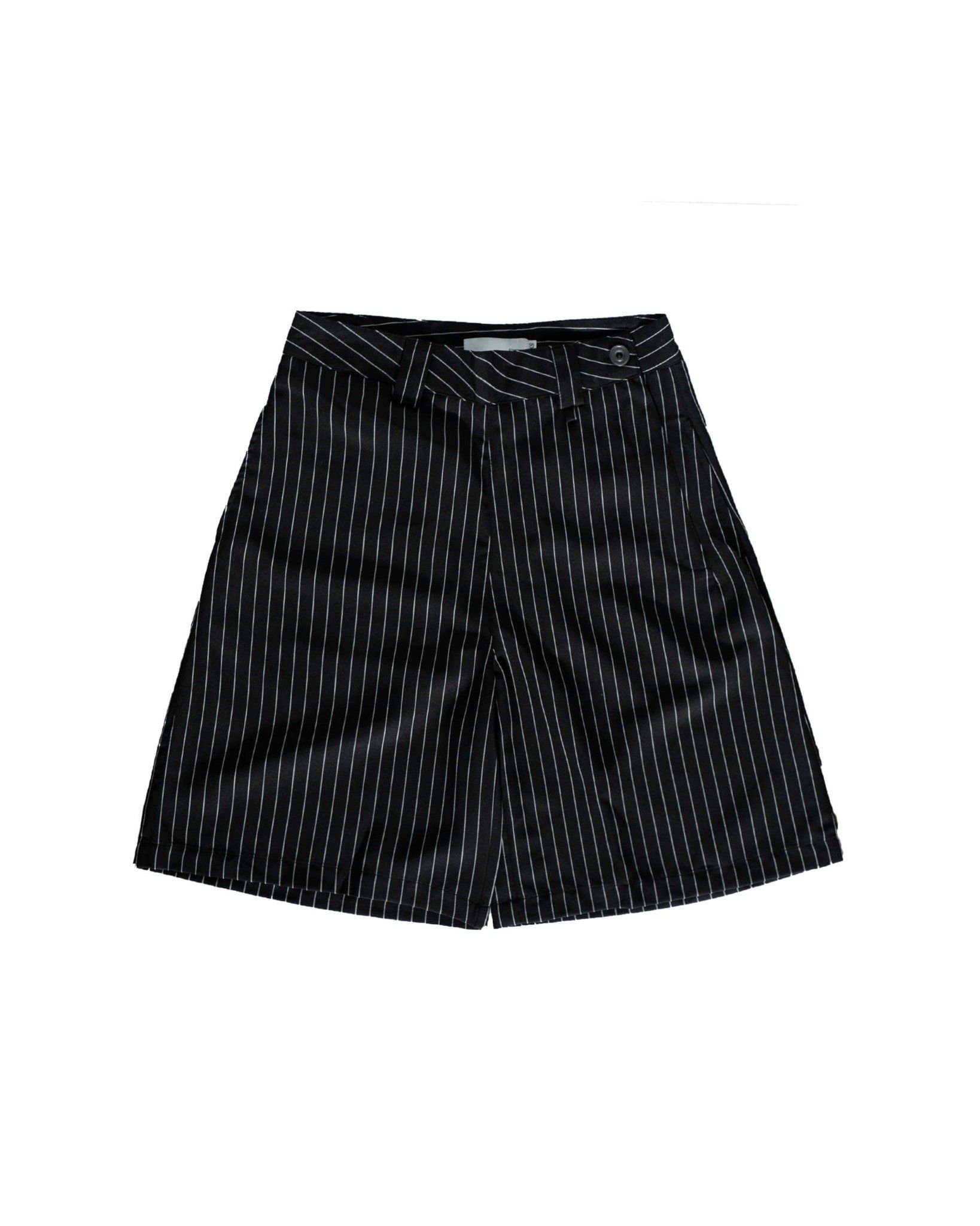 WAG BAGGY SHORT BLACK STRIPES
