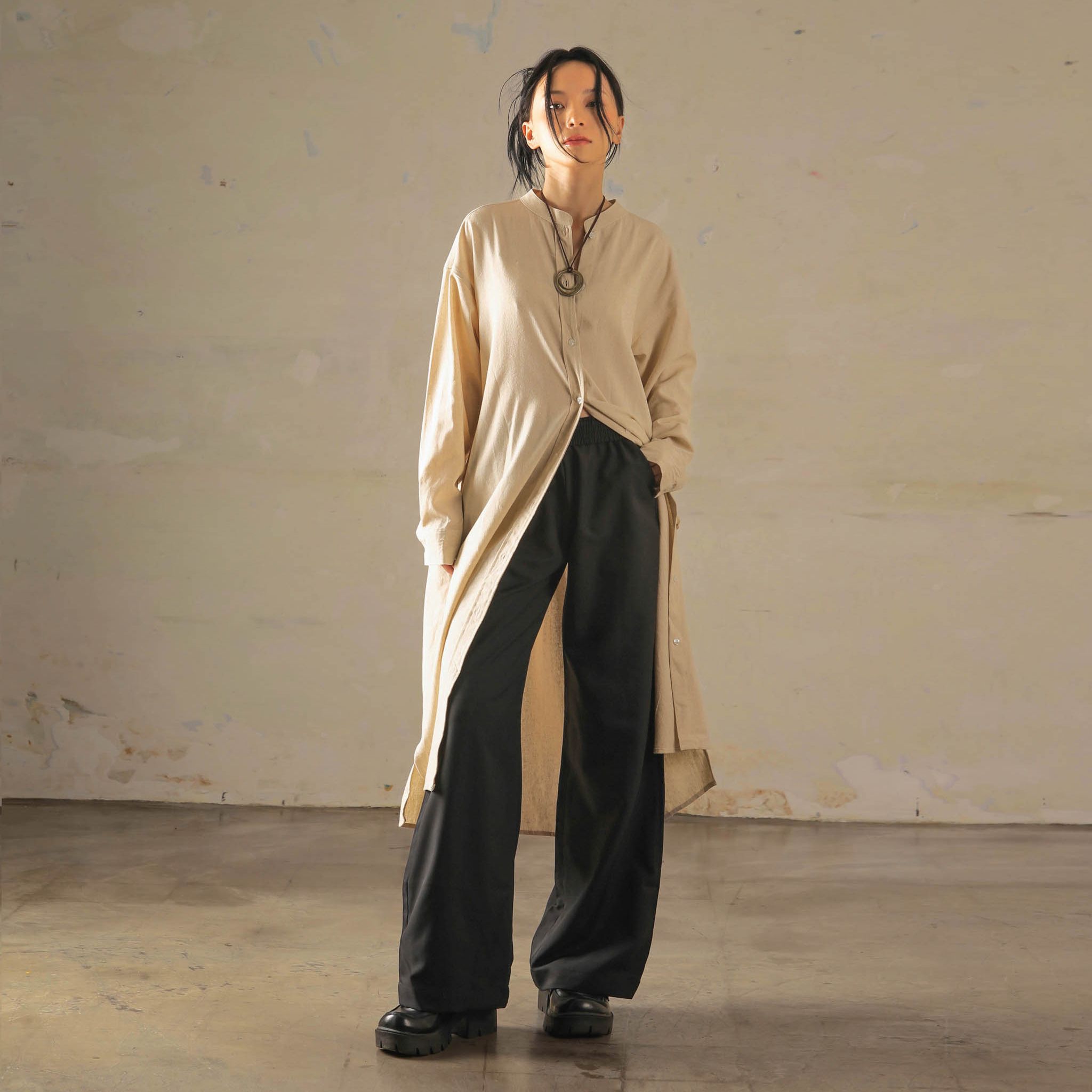 PLEATED BACK LONG TOP