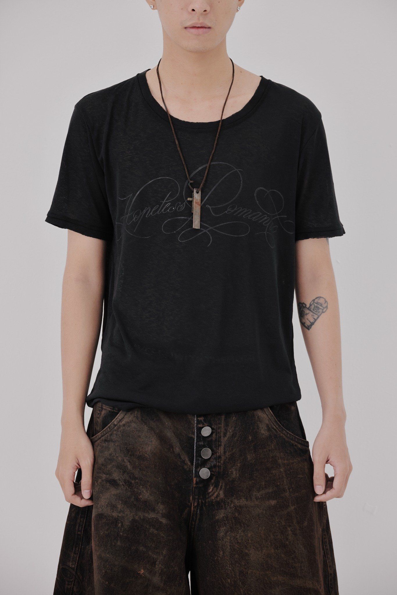 HOPELESS ROMANTIC T-SHIRT