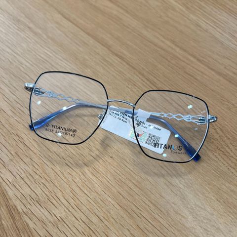 Gọng kính TITAN