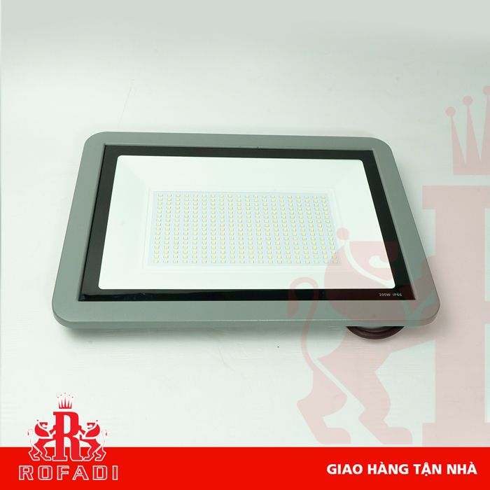 Đèn led pha ngoài trời HIBEAM (Lunar3 Floodlight ) 200W ánh sáng 3000K