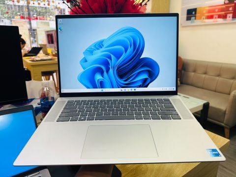  Dell Inspiron 16 5620 i5 1240P/8GB/512GB/16.0" FHD+/Win11 (USED) 