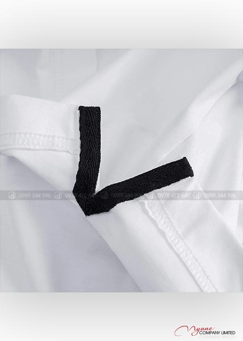 Chi tiết xẻ tà Áo Polo Myone