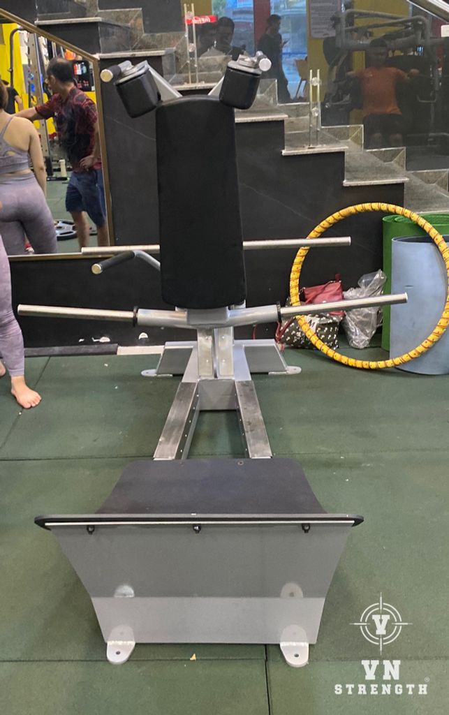 MÁY ĐẠP CHÂN ∣ PLATE LOADED SQUAT ∣ VNS001
