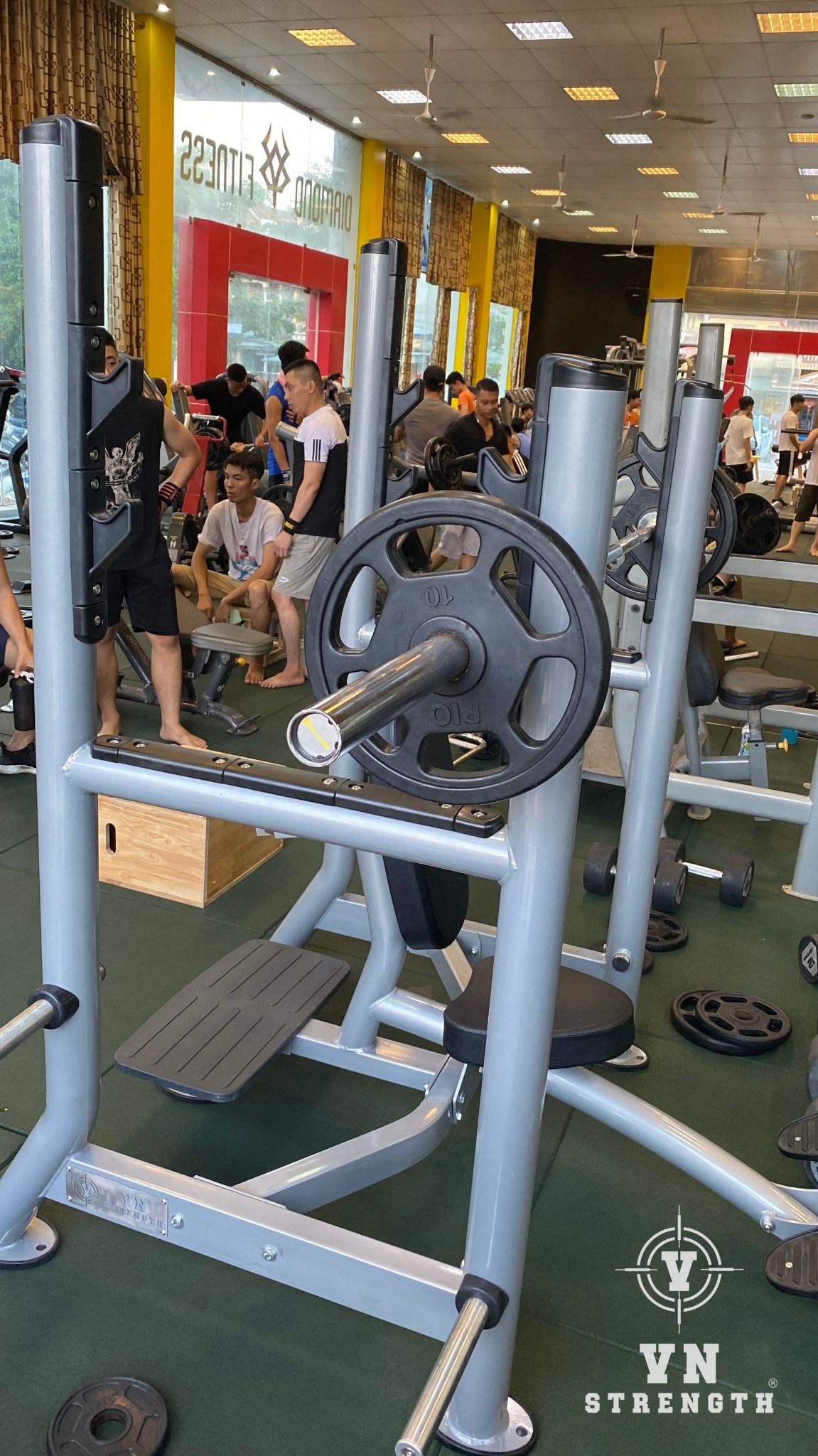 MÁY ĐẠP CHÂN︱PLATE LOADED SQUAT︱VNS001