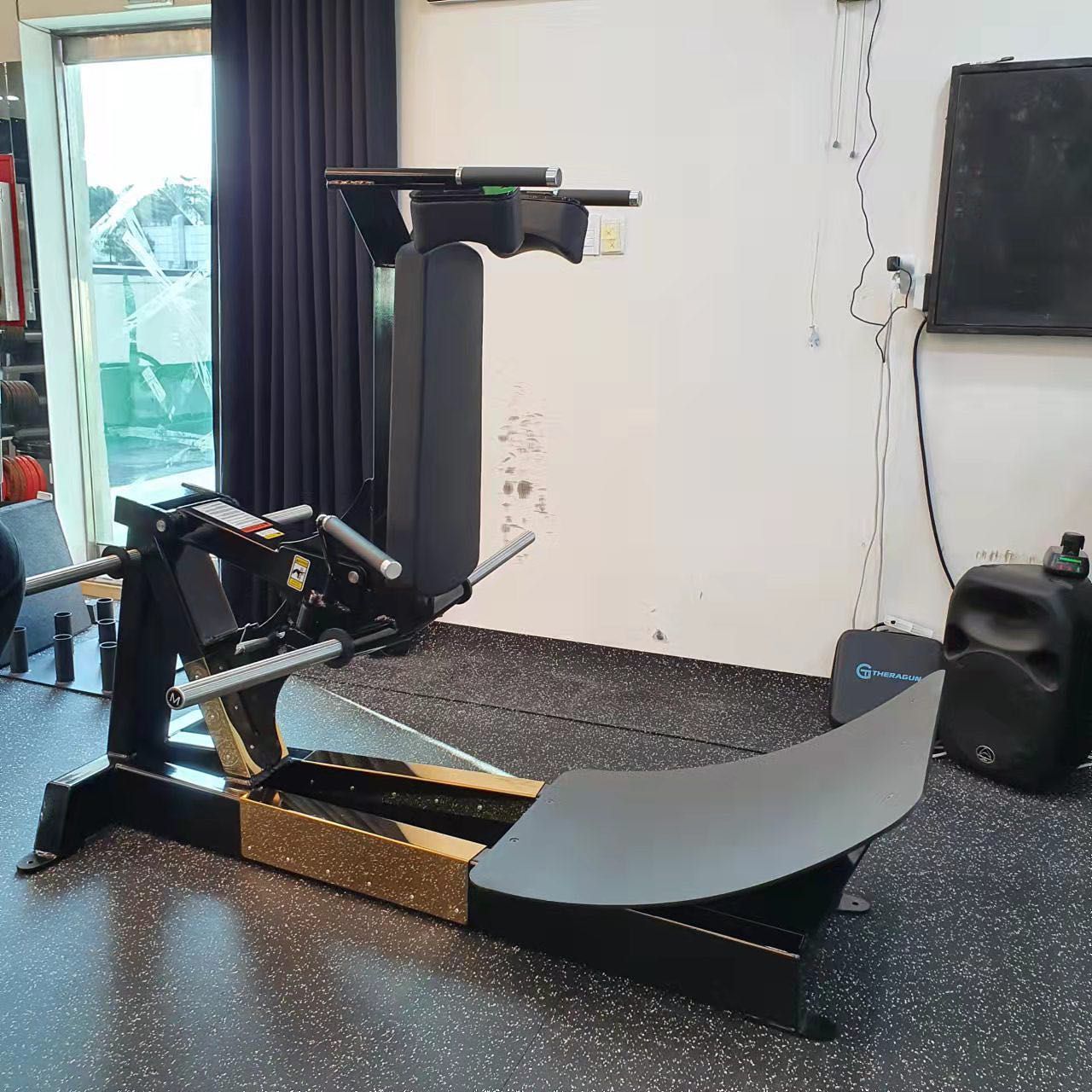 MÁY ĐẠP CHÂN︱PLATE LOADED SQUAT︱VNS001