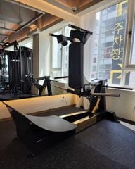 MÁY ĐẠP CHÂN ∣ PLATE LOADED SQUAT ∣ VNS001