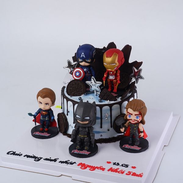  Bánh gắn tượng siêu nhân - Bánh kem sinh nhật Đà Nẵng 