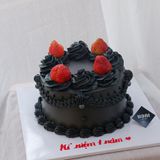  Bánh kem trang trí dâu 