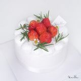  Bánh kem gắn dâu - Bánh kem sinh nhật Đà Nẵng 
