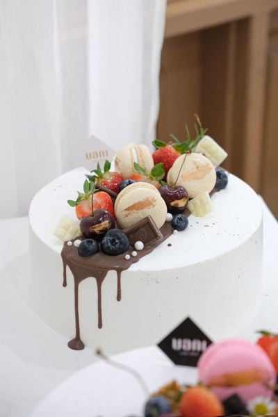  bánh kem trang trí bánh kẹo - trái cây 